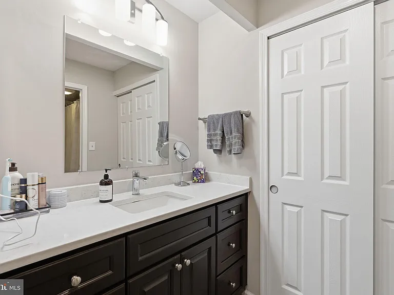 2807 S Woodrow St #B-1 — Photo 19