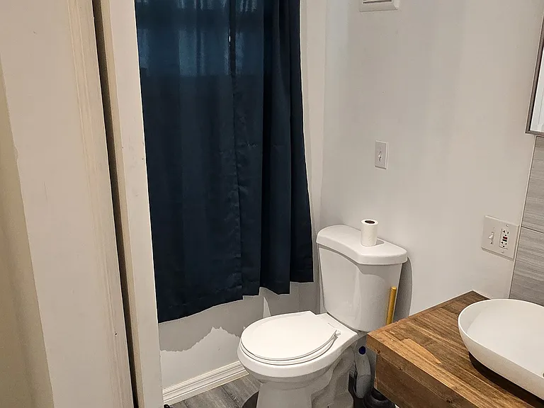 399 Broward Ave — Photo 2