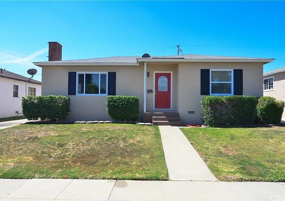 1st image of 1216 E Ross Ave