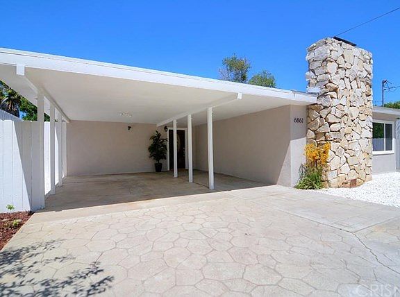 2nd image of 6861 Peach Ave