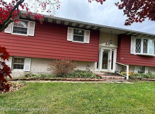2406 S Lakeview Dr, Clarks Summit, PA 18411