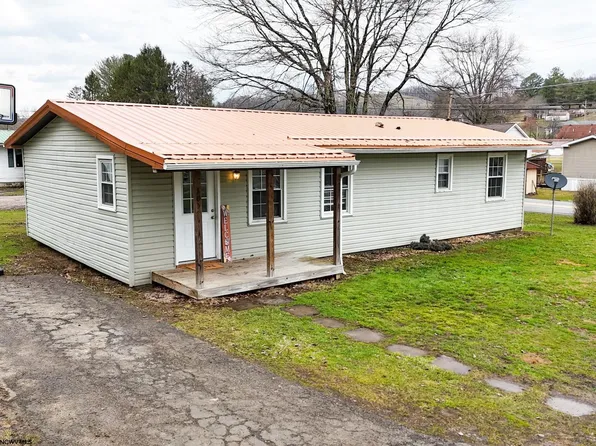 7 Everson Dr, Philippi, WV 26416