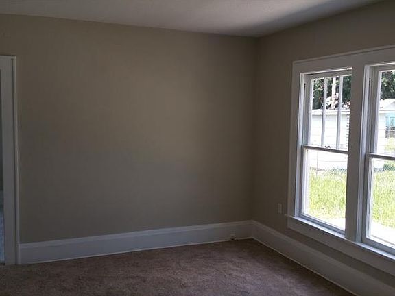 4th image of 415 Avenue I SE