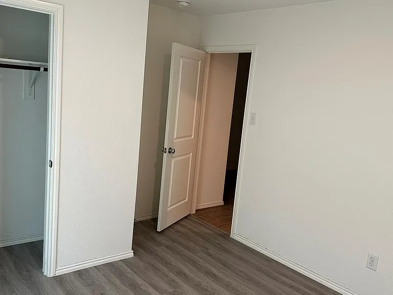 5705 Manarchos Ln — Photo 6