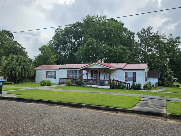 838 4th St, Florala, AL 36442