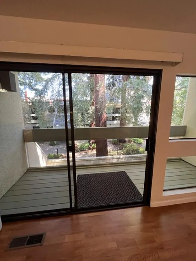 190 Cleaveland Rd — Photo 3