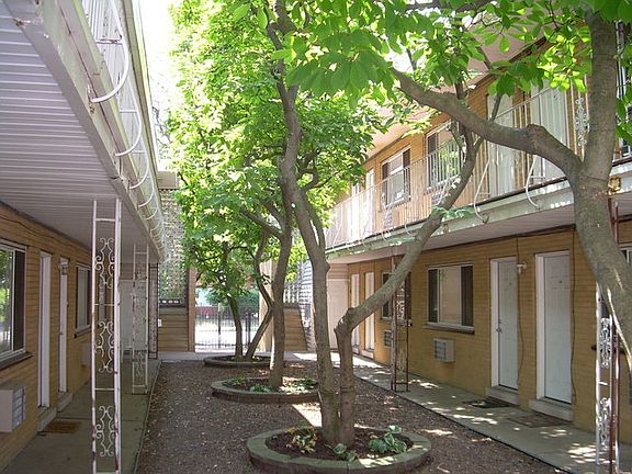 2nd image of 2524 W Foster Ave APT 101