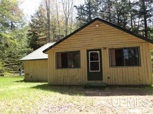 5831 N Camel Rider Dr, Wetmore, MI 49895