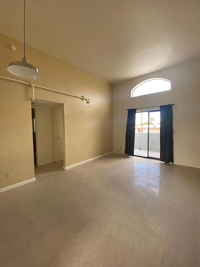 2 bed, 1.0 bath, 775 sqft, $1,250 — Photo 2
