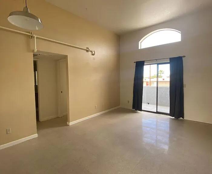 1701 N Park Ave #10 — Photo 2
