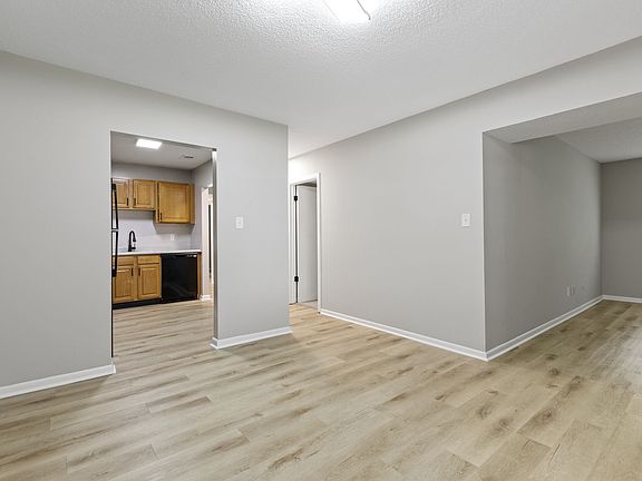 4th image of 3215 N Alton Ave #3150-212