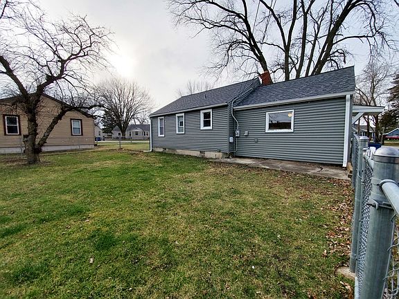 4th image of 2202 Parkrose St