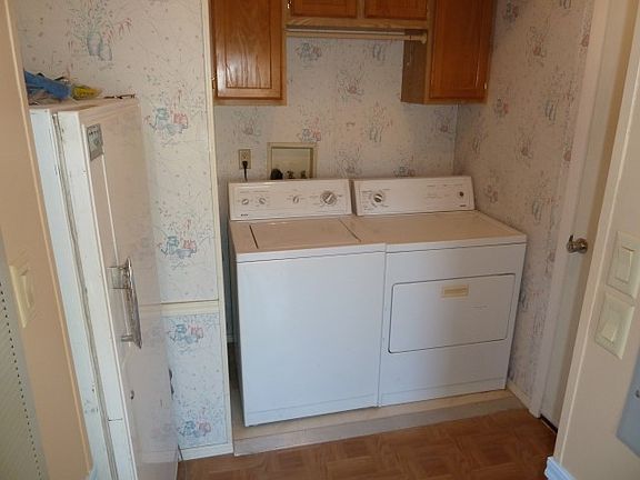 5th image of 19 Agate Circle Dr