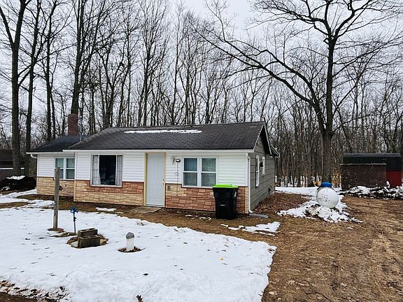 3rd image of 8090 Fir Mac Rd