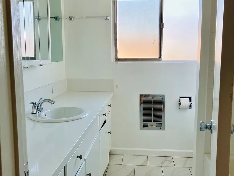 1221 Lyndon St #10 — Photo 6