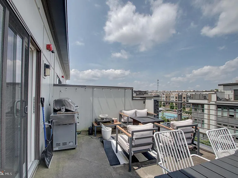 8078 Tribeca — Photo 32