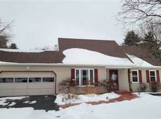 75 Rochester St, Bergen, NY 14416