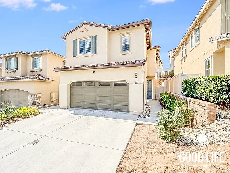 3 bed, 2.5 bath, 1504 sqft, $3,800 — Photo 1