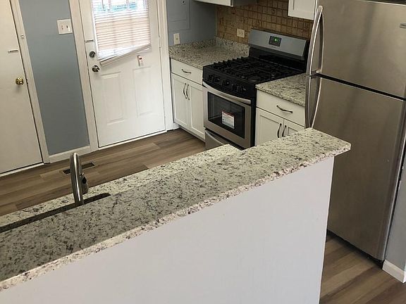5th image of 529 Meadow Green Ln #529
