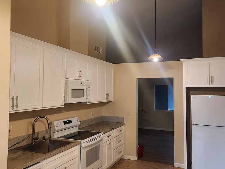 9360 Mira Del Rio Dr #B — Photo 3