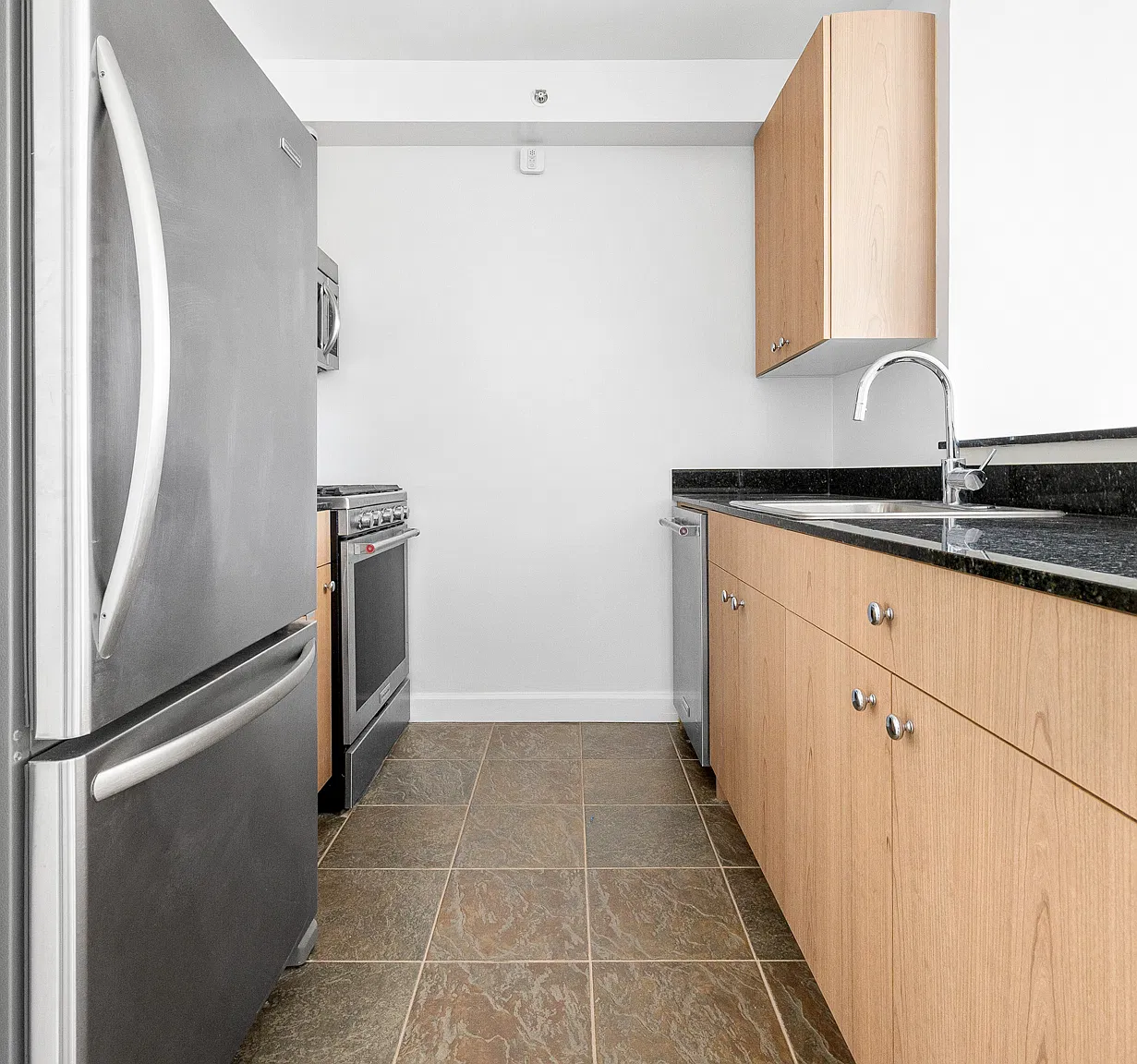 561 10th Avenue — Photo 4
