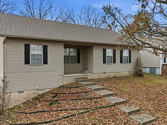 3rd image of 127 Willow Grove Rd