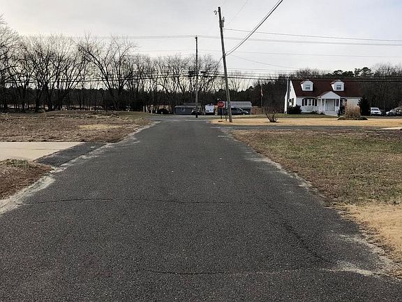 3rd image of 914 Old White Horse Pike