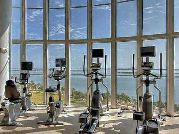 2nd image of 1800 N Bayshore Dr APT 3204