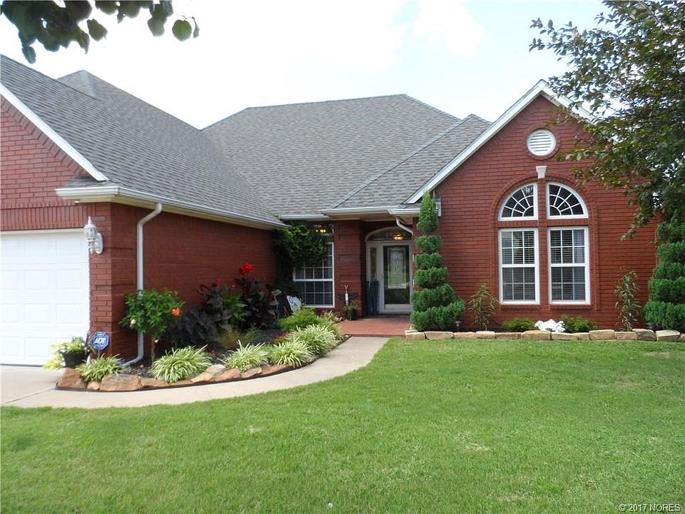 1st image of 5 River Oaks