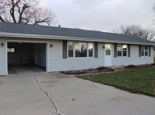 908 Washington Ave, Lowden, IA 52255