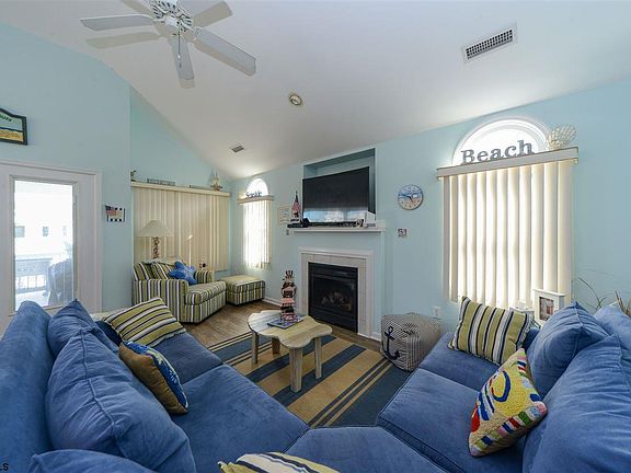 5th image of 1718 Asbury Ave #2
