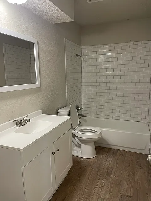 2 bed, $1,200 — Photo 4