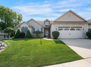 24642 Rolling Oak Dr, South Bend, IN