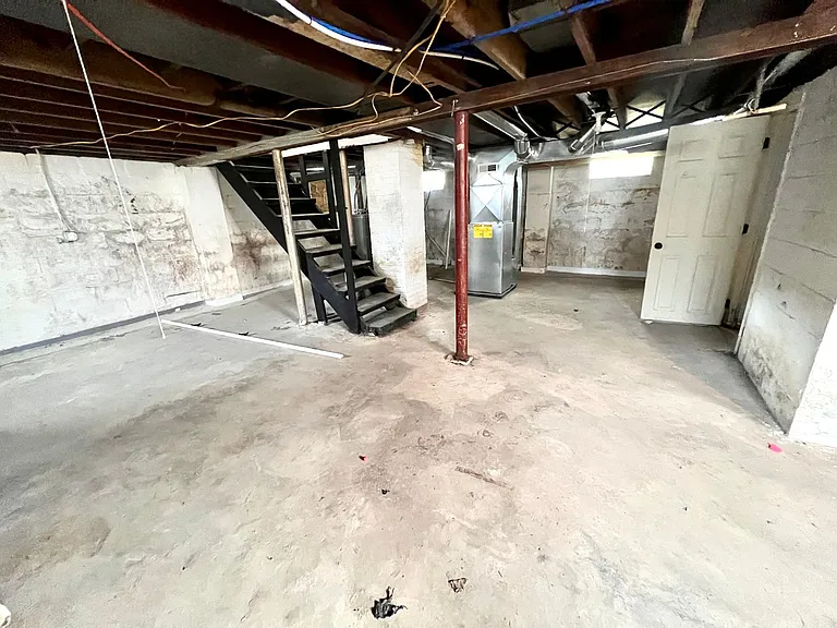 1620 Polk St — Photo 32