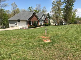 610 Birch Ln, Clarkesville, GA 30523
