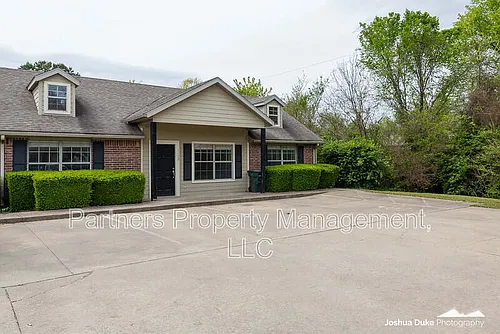 1174 W Hendrix St Photo 1