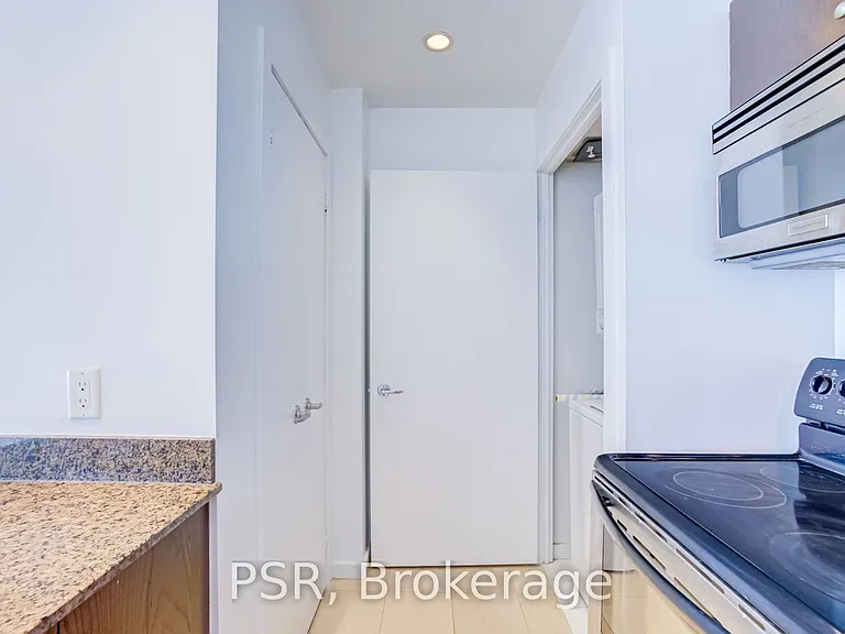 218 Queens Quay W #1506 — Photo 18