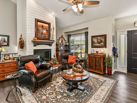 4th image of 328 Three Pines Circle