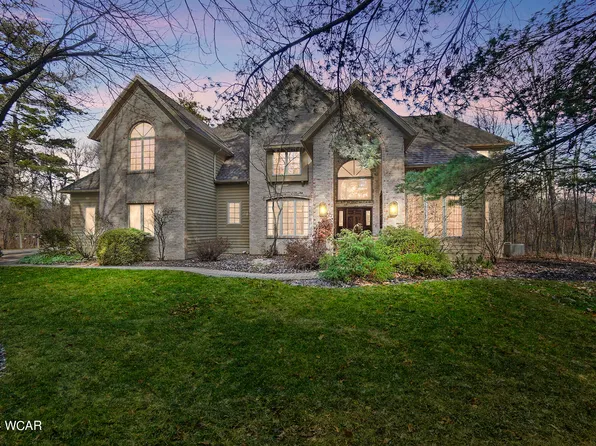 105 Hawthorne Dr, Lima, OH 45805