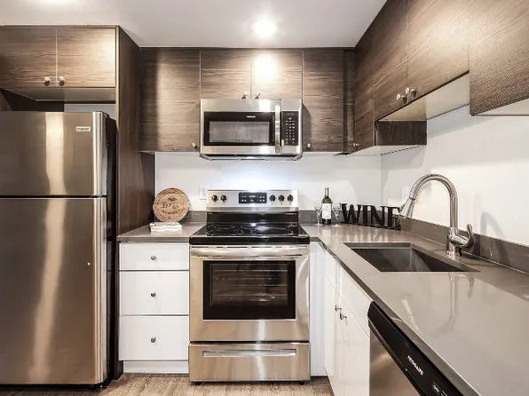 Town & Country, 545 Bellevue Way SE APT 8, Bellevue, WA 98004