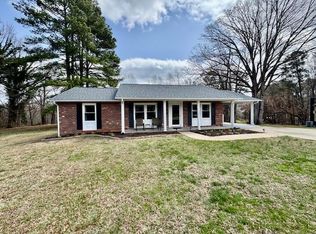 1022 Highland Hills Dr, Halifax, VA 24558