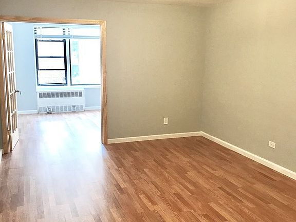 4th image of 8345 Vietor Ave APT 3W