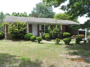 405 Douglas Dr, Lexington, NC 27295