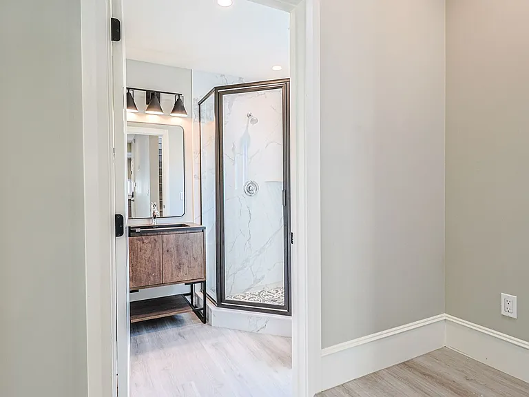 5261 Harmony Ave — Photo 9