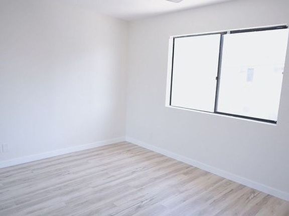 5th image of 2753 Hornblend St