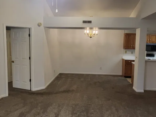 576 Cloverfield Ln, Covington, KY 41011