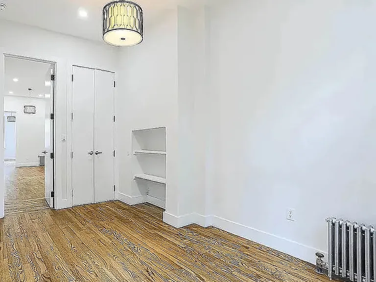 352 Melrose St #1B — Photo 7