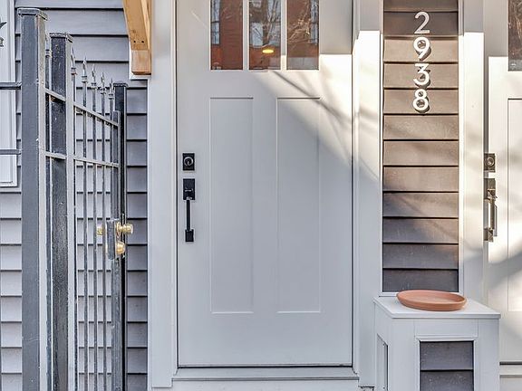 3rd image of 2938 N Sawyer Ave #1