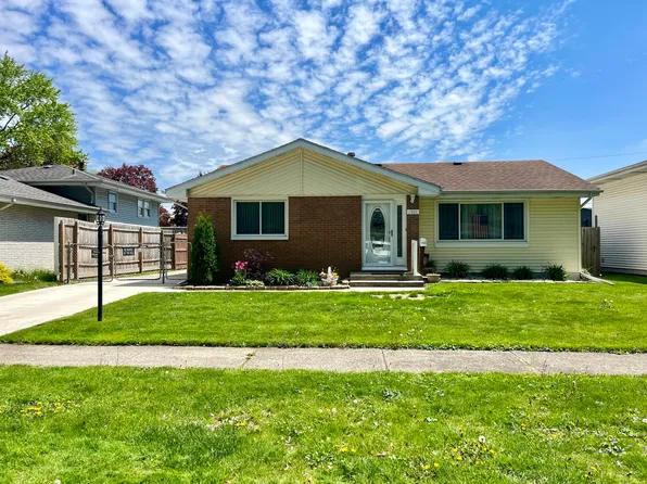 1501 Mississippi Pl, Hobart, IN 46342