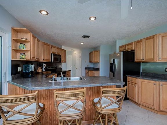 4th image of 1460 Deer Creek Dr